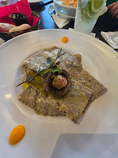 Ravioli de Espárrago y Ricotta